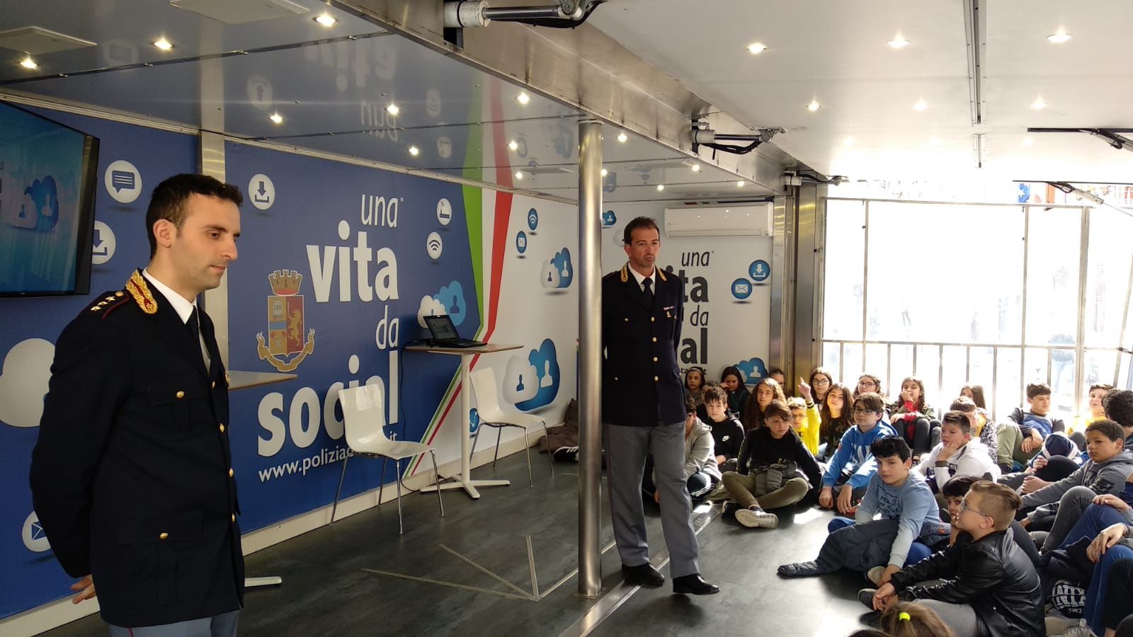 "UNA VITA DA SOCIAL"